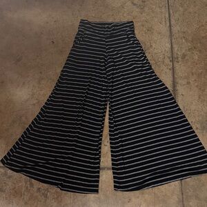 Fighting Eel Striped Black and Gray Wide-Leg Pants small